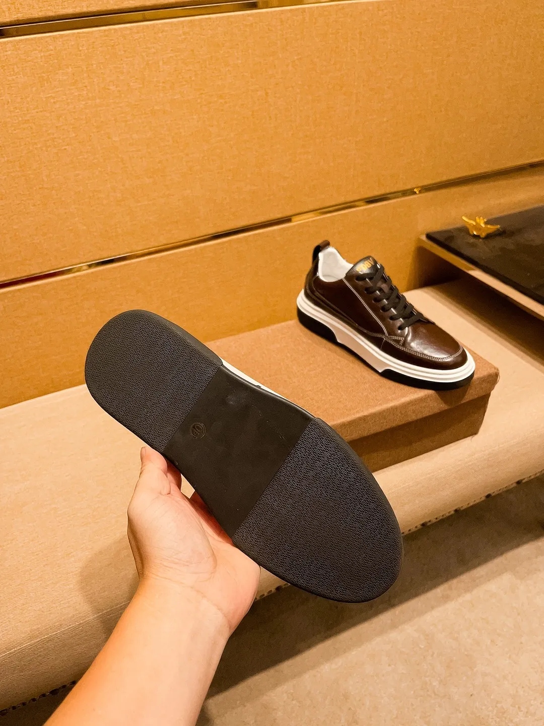 Men's shoes 💰 420💰【BV】🔥 High-end men's shoes brand official website 1:1 latest masterpiece: the upper is made of Italian imported first-layer cowhide with a comfortable and breathable lining➕original non-slip and wear-resistant outsole🔥, making walking more convenient and comfortable! An exclusive new model, a stunning work, a beautiful 1:1 replica [color] compared to the official quality! Create a fashionable personality to set off your uniqueness! A must-have for trendy men! Classic🔥Size: 38-44 Color: 🔥Multiple colors available🔥.